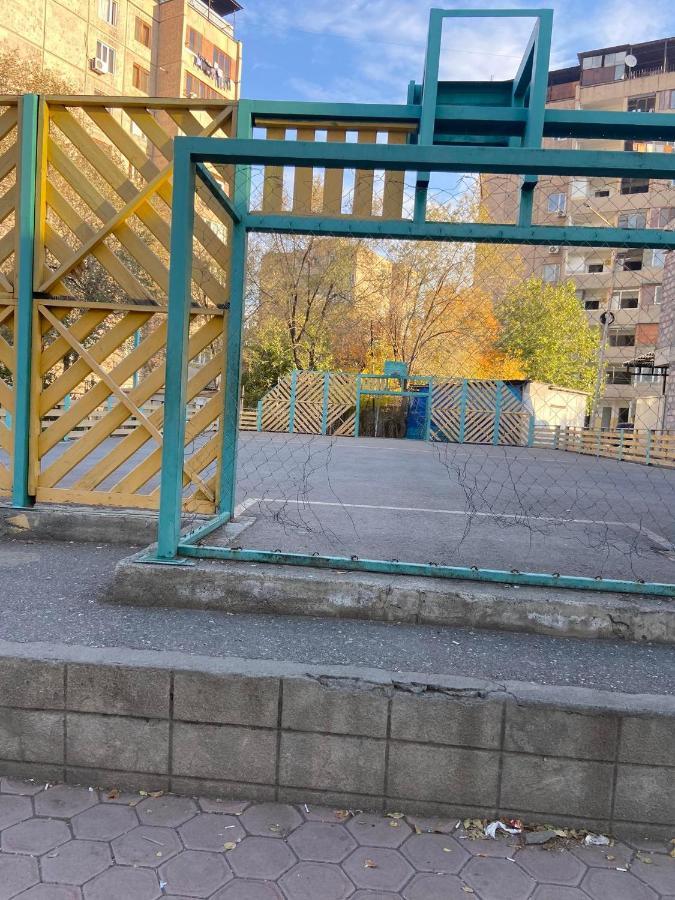 Vahe'S Family Guest House Front Yerevan Exterior foto