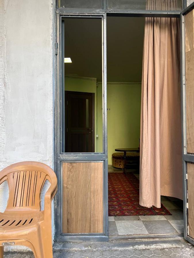 Vahe'S Family Guest House Front Yerevan Exterior foto