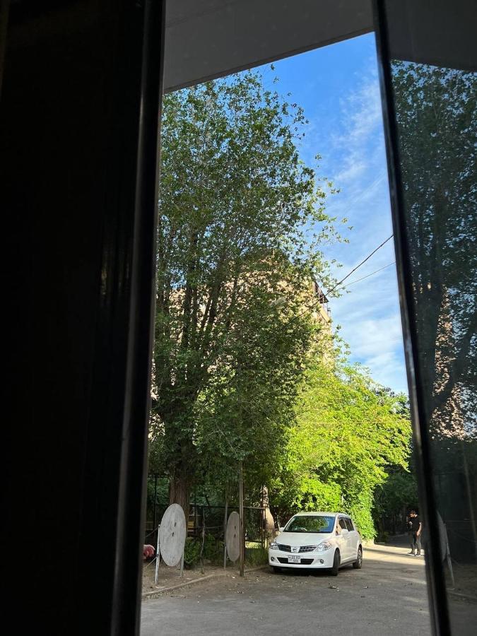 Vahe'S Family Guest House Front Yerevan Exterior foto